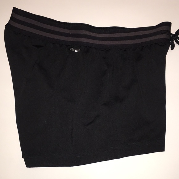 Adidas shorts - Picture 6 of 7